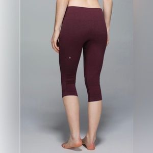 Lululemon In The Flow Crop I
Heathered Bordeaux Drama